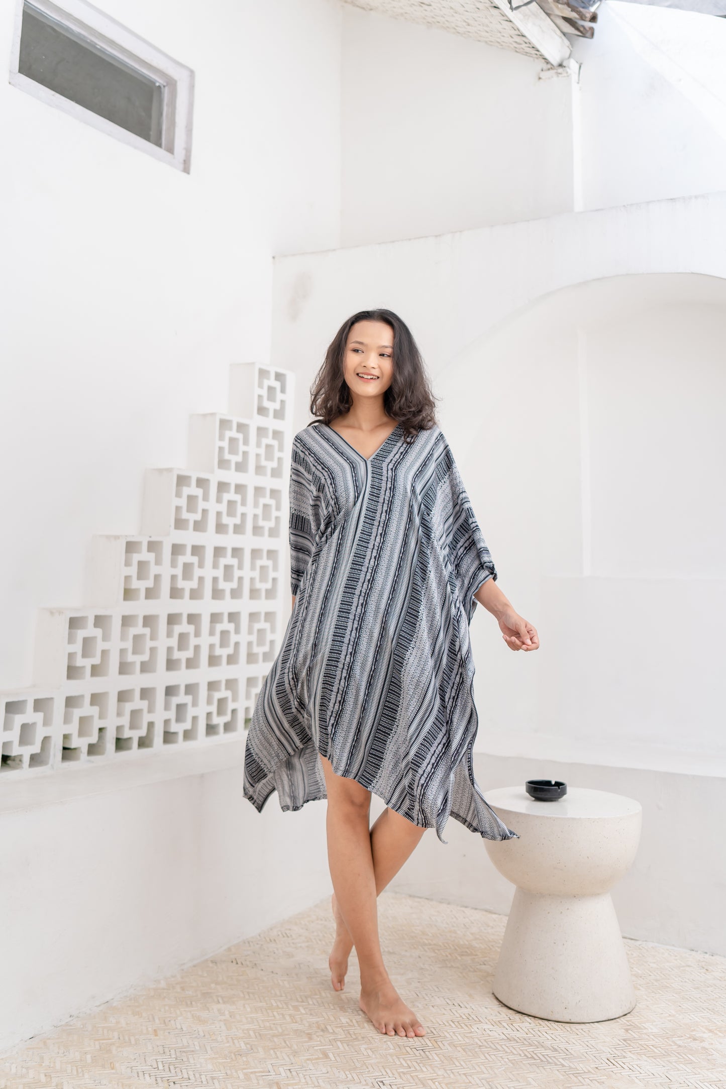 Kana - Relaxed Fit Midi Kaftan in Soft Rayon